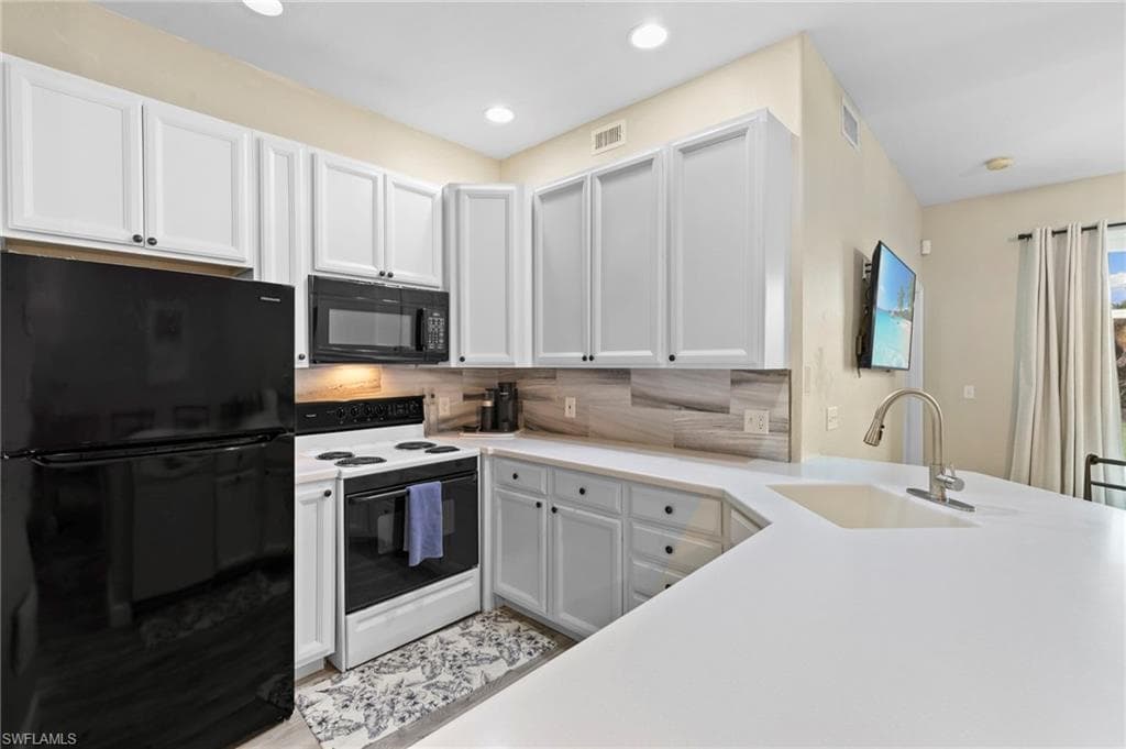 462 Tallwood St 101, Marco Island, FL 34145-8
