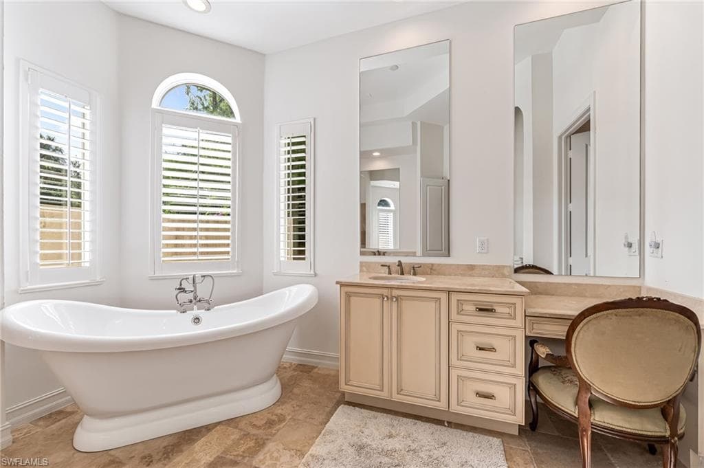 111 17th St NW, Naples, FL 34120-19