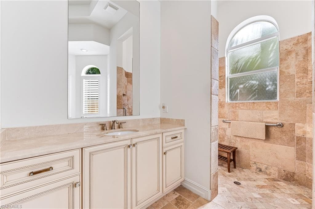 111 17th St NW, Naples, FL 34120-20