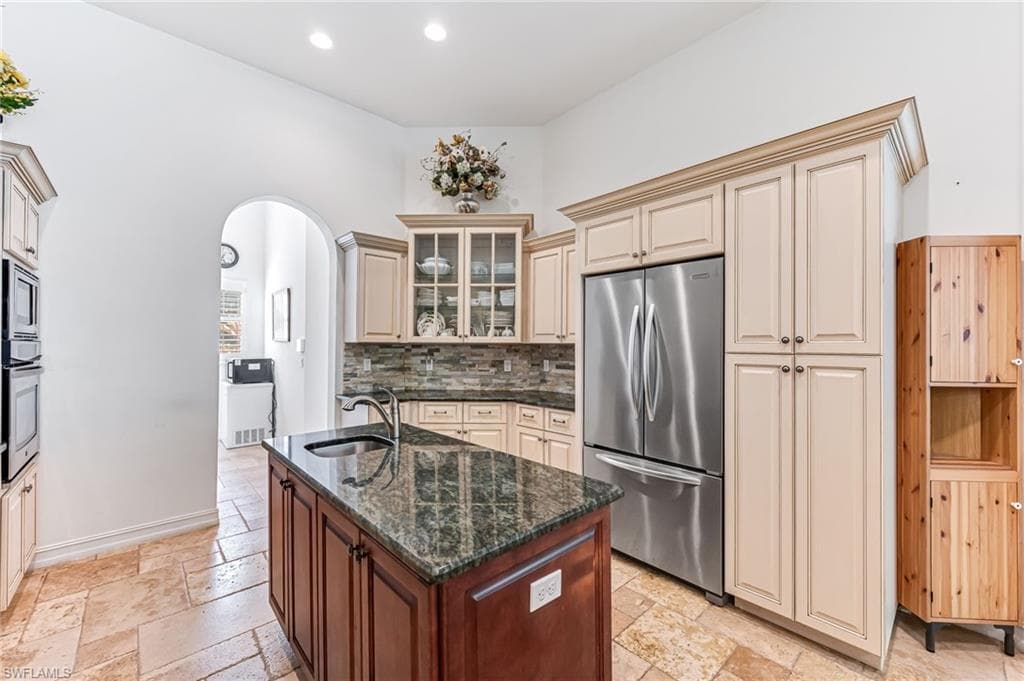 111 17th St NW, Naples, FL 34120-25