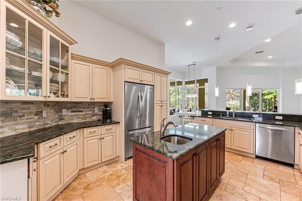 111 17th St NW, Naples, FL 34120-27