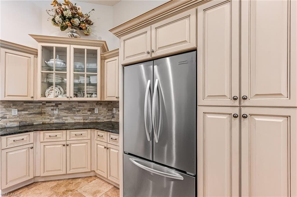 111 17th St NW, Naples, FL 34120-29