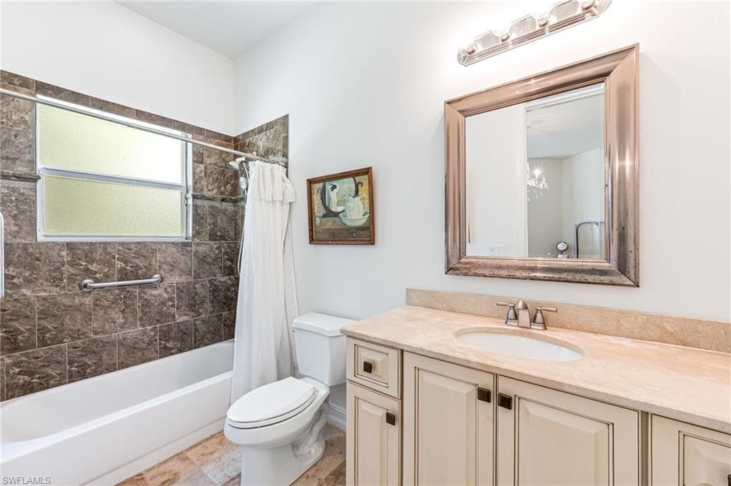 111 17th St NW, Naples, FL 34120-37