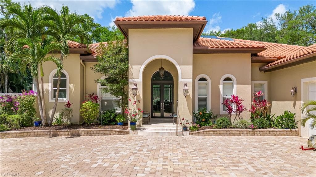 111 17th St NW, Naples, FL 34120-2