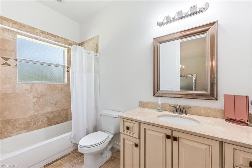 111 17th St NW, Naples, FL 34120-40