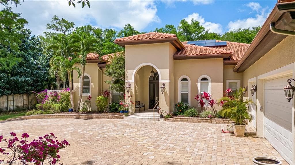 111 17th St NW, Naples, FL 34120-3