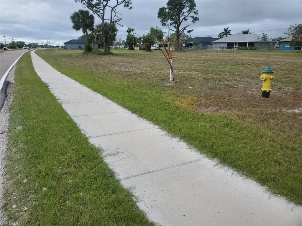 806 Skyline Blvd, Cape Coral, FL 33991-3