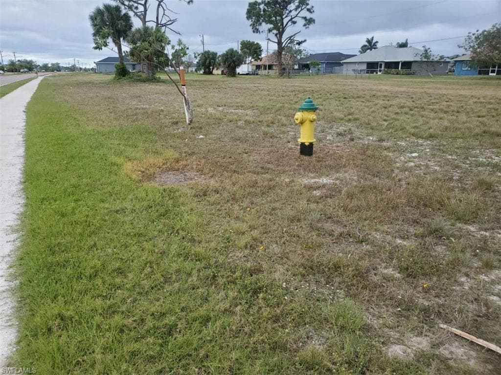 806 Skyline Blvd, Cape Coral, FL 33991-4