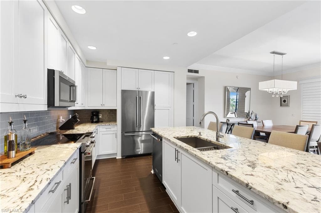 1030 3rd Ave S 319, Naples, FL 34102-10