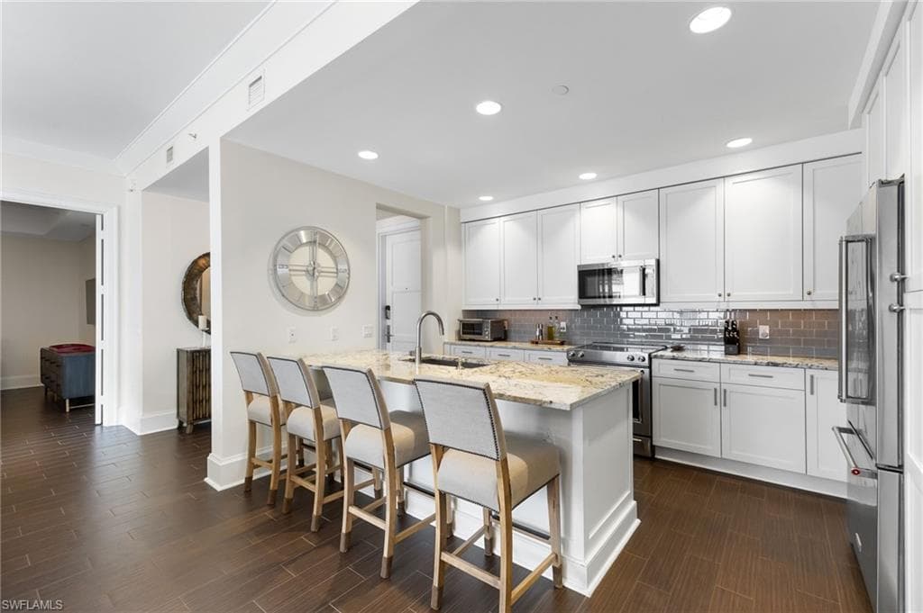 1030 3rd Ave S 319, Naples, FL 34102-11