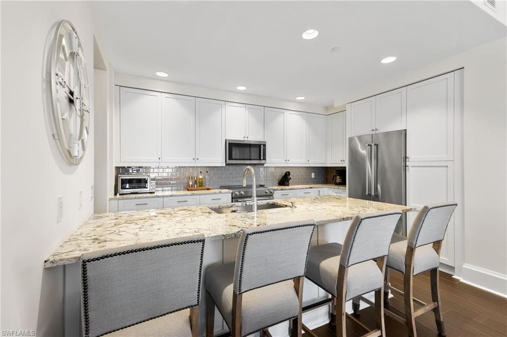 1030 3rd Ave S 319, Naples, FL 34102-12