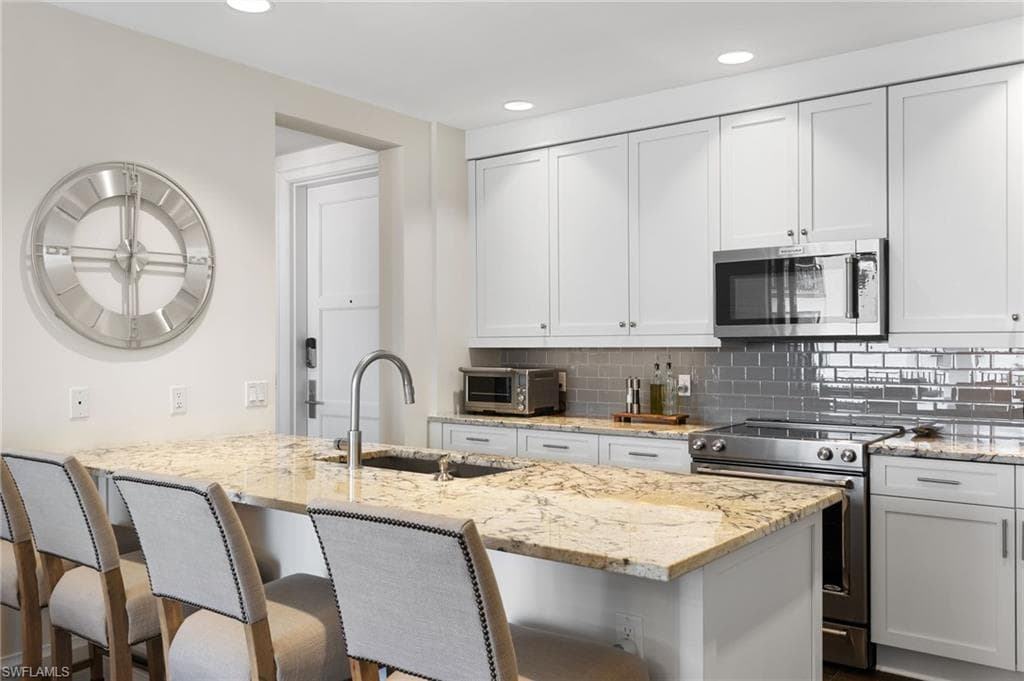 1030 3rd Ave S 319, Naples, FL 34102-14