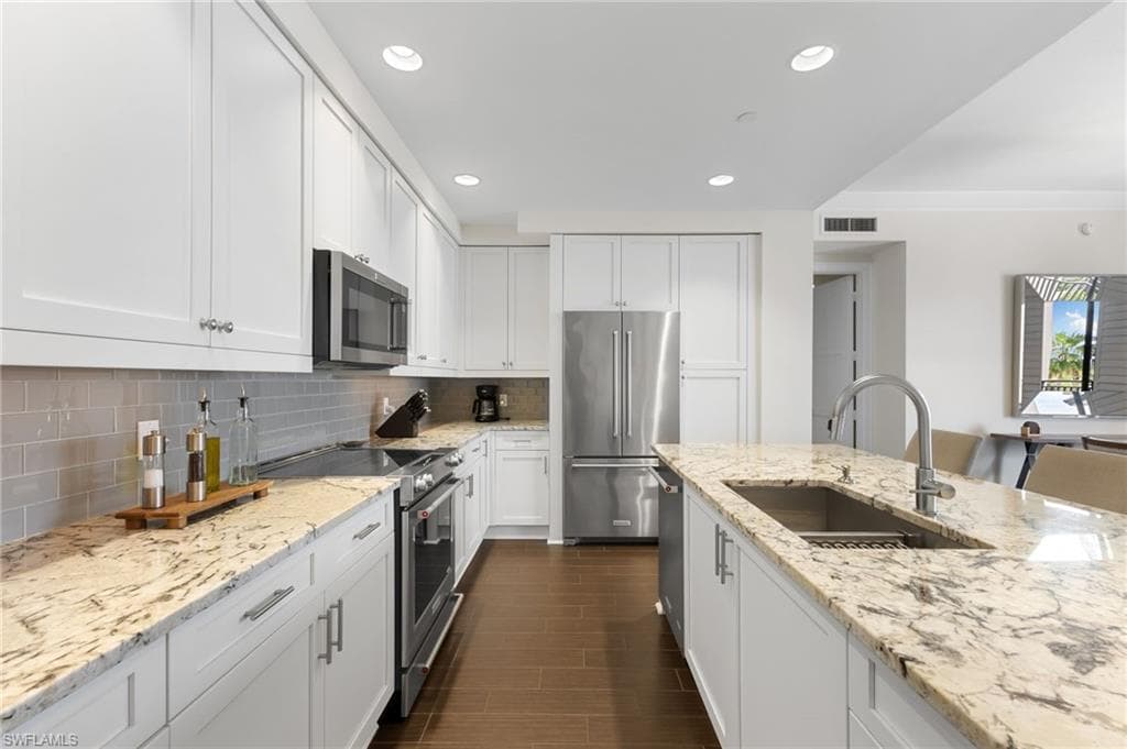 1030 3rd Ave S 319, Naples, FL 34102-15