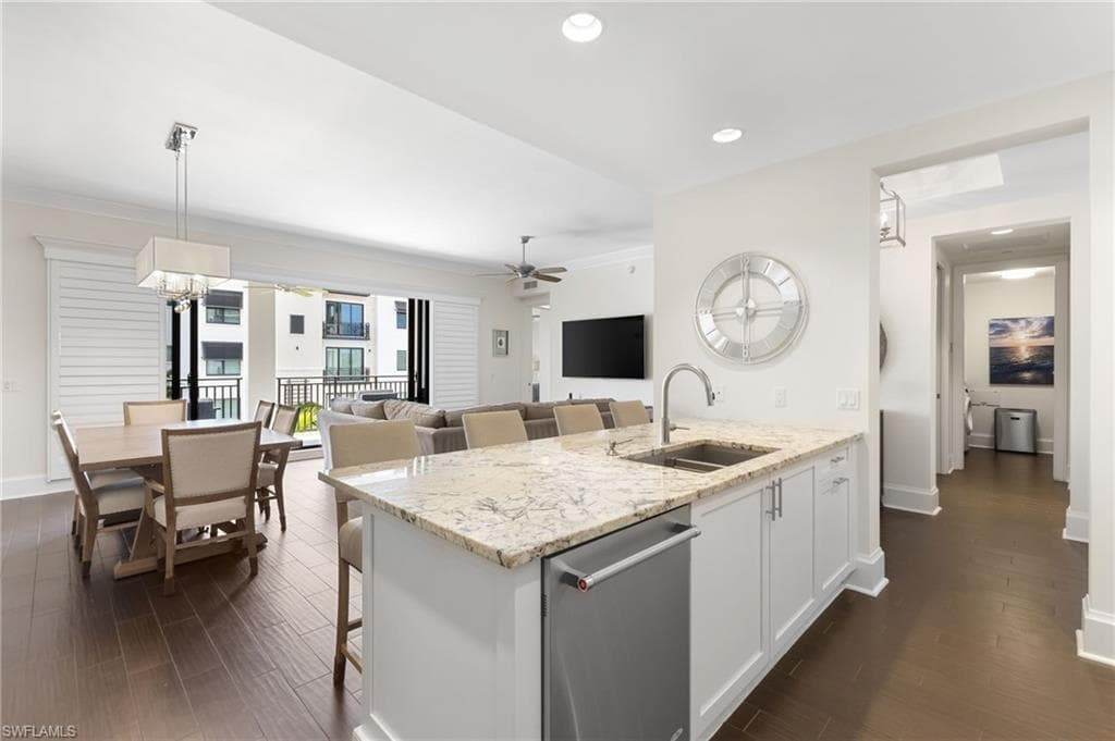 1030 3rd Ave S 319, Naples, FL 34102-16
