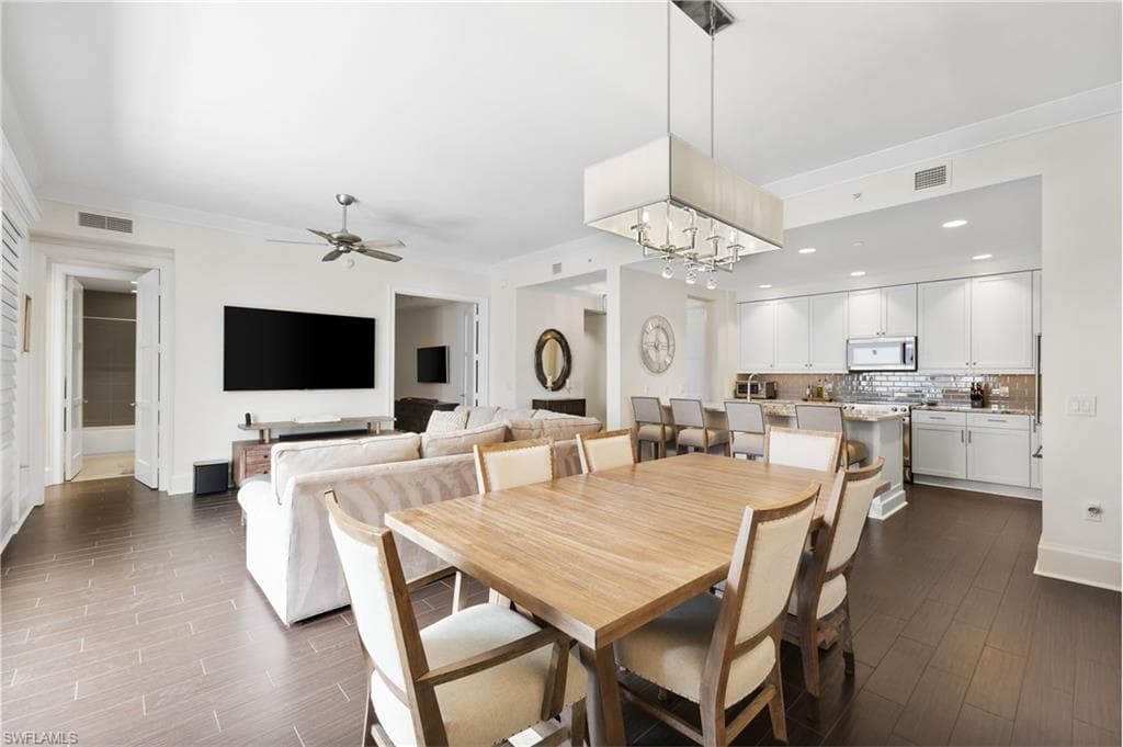 1030 3rd Ave S 319, Naples, FL 34102-1