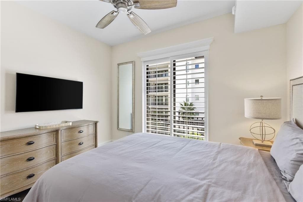 1030 3rd Ave S 319, Naples, FL 34102-28