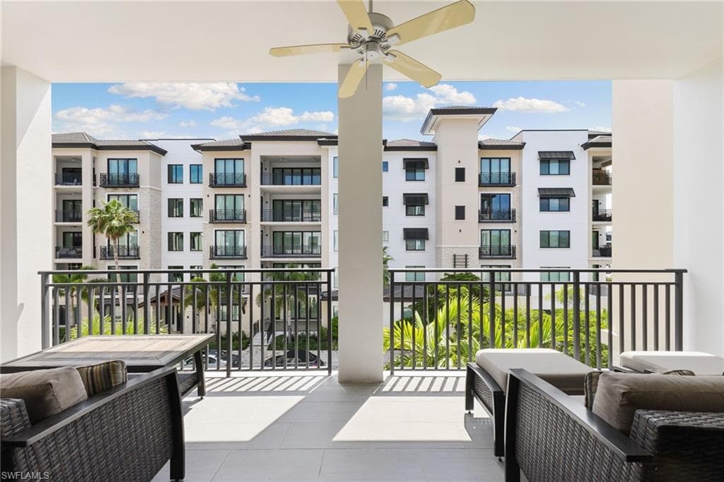 1030 3rd Ave S 319, Naples, FL 34102-33