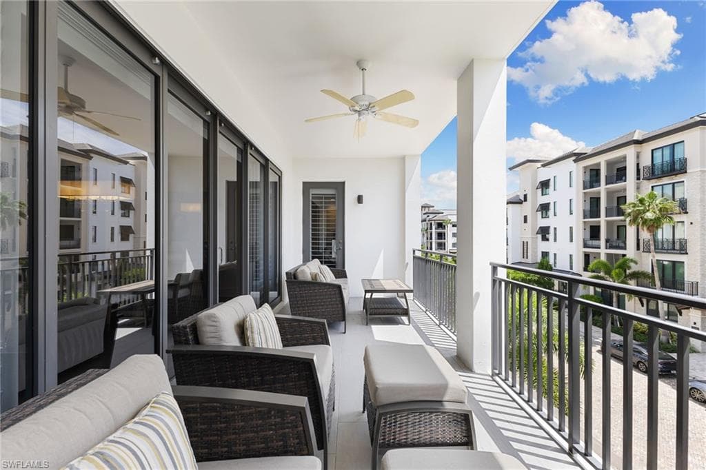 1030 3rd Ave S 319, Naples, FL 34102-38