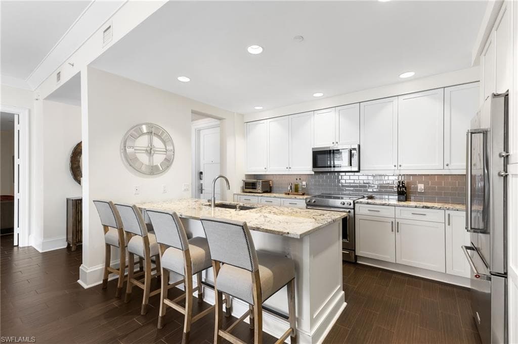 1030 3rd Ave S 319, Naples, FL 34102-3