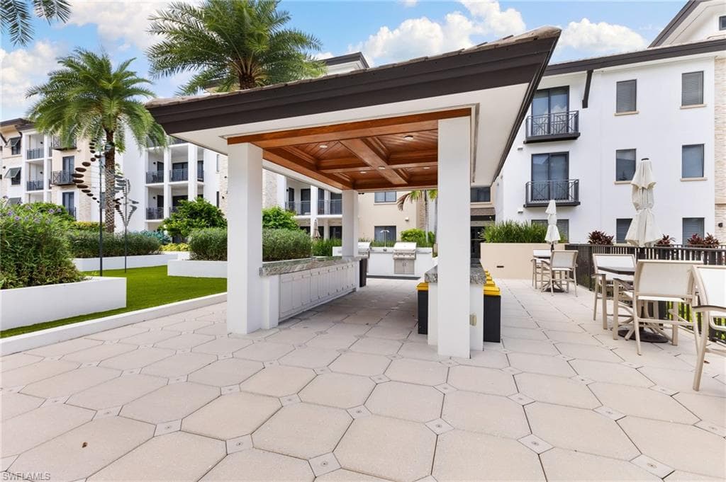 1030 3rd Ave S 319, Naples, FL 34102-42