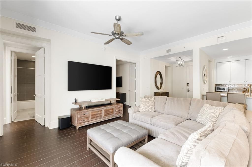 1030 3rd Ave S 319, Naples, FL 34102-4