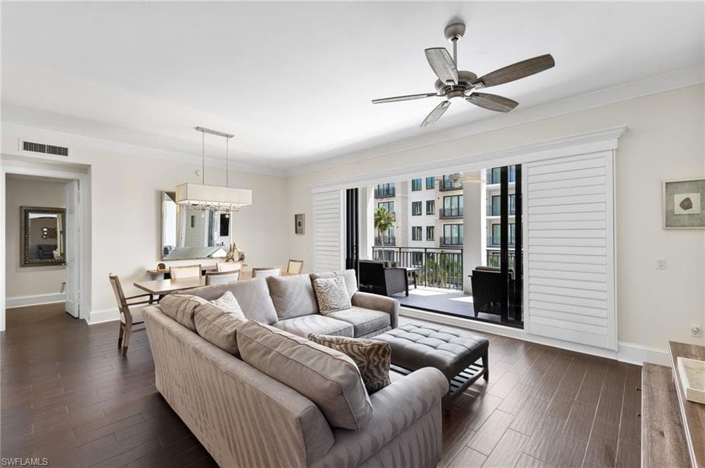 1030 3rd Ave S 319, Naples, FL 34102-5