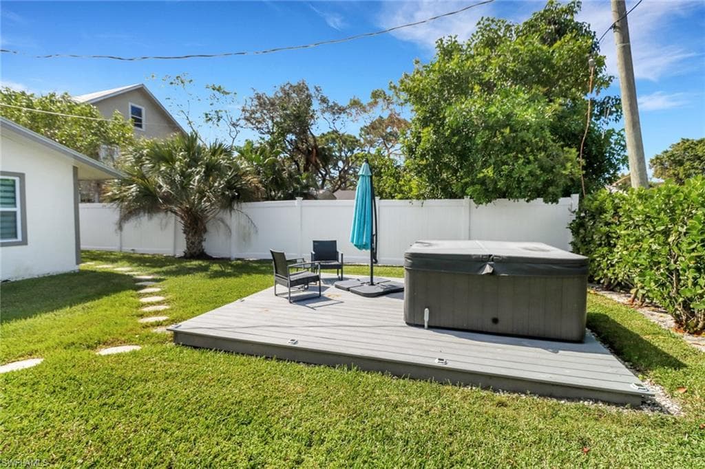 1205 Creech Rd, Naples, FL 34103-18
