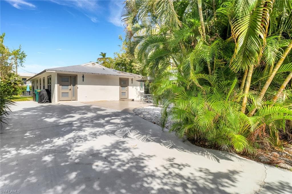 1205 Creech Rd, Naples, FL 34103-20