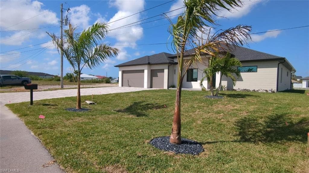 308 13th Ct, Cape Coral, FL 33991-33