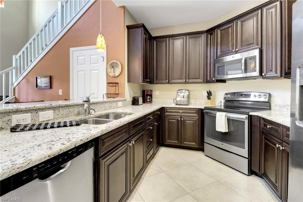9065 Albion Ln N 4903, Naples, FL 34113-6