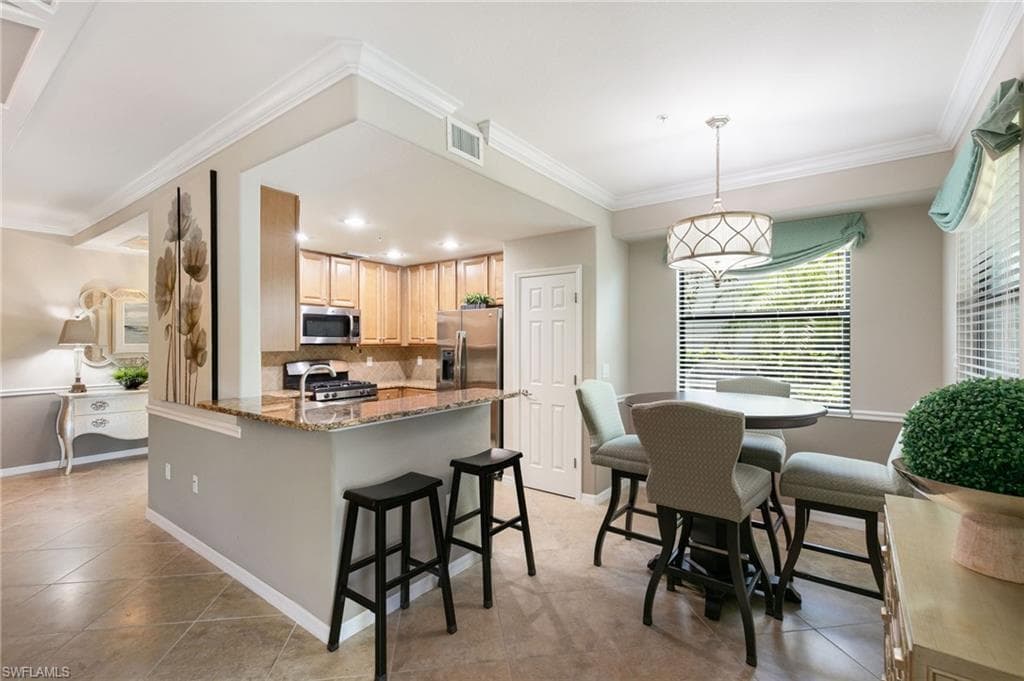 3161 Aviamar Cir 101, Naples, FL 34114-11