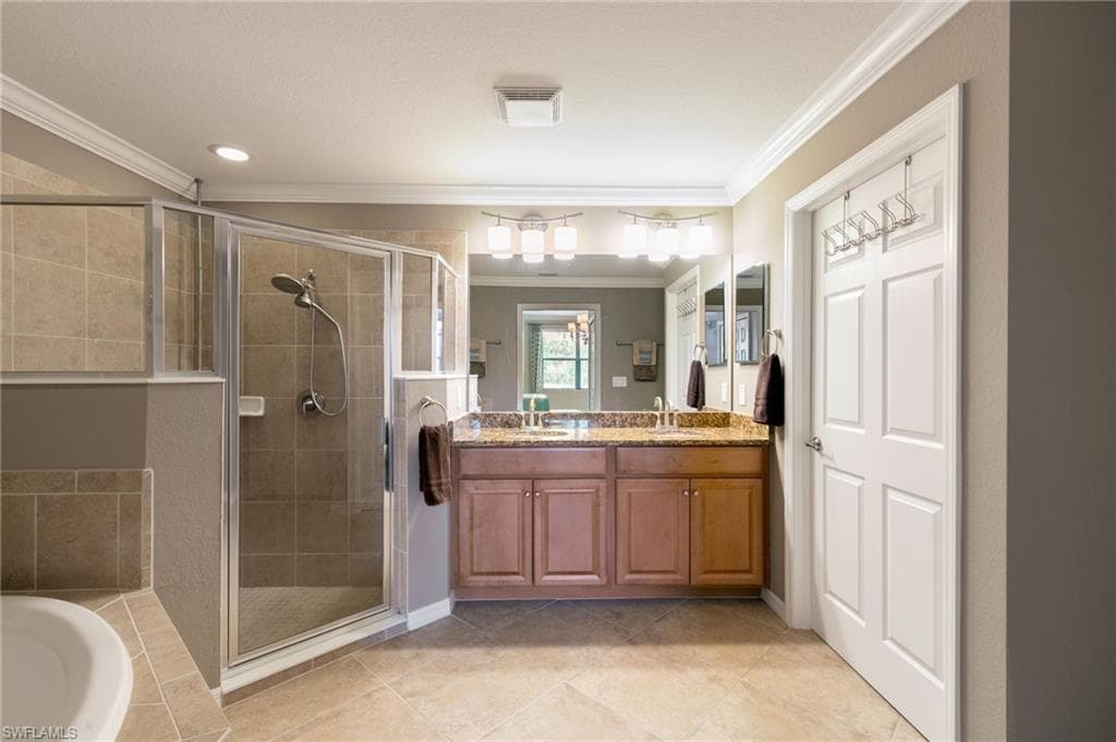 3161 Aviamar Cir 101, Naples, FL 34114-22