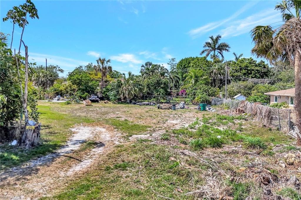 5421 Martin St, Naples, FL 34113-23