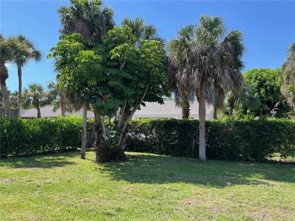 2285 River Reach Dr, Naples, FL 34104-30