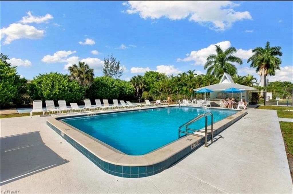 2285 River Reach Dr, Naples, FL 34104-34