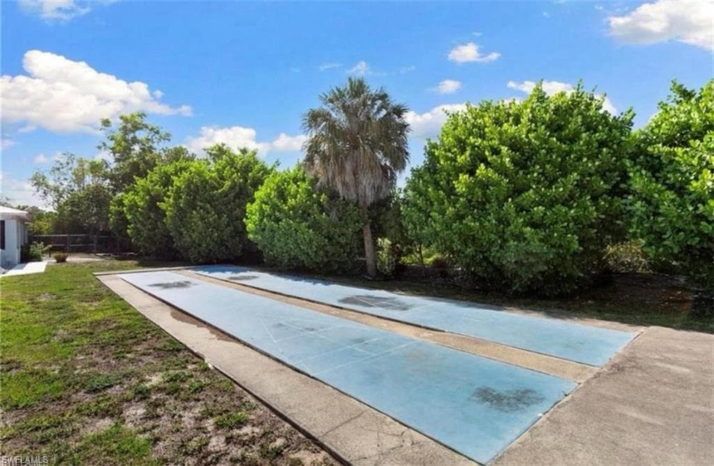 2285 River Reach Dr, Naples, FL 34104-35