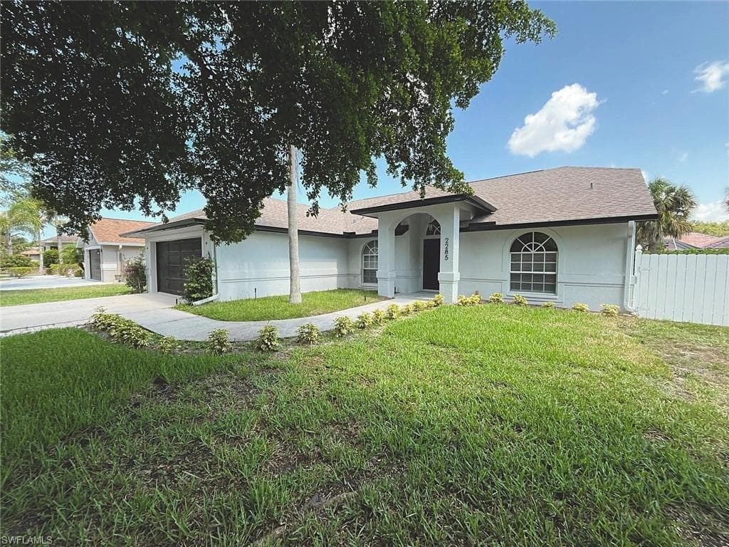 2285 River Reach Dr, Naples, FL 34104-5