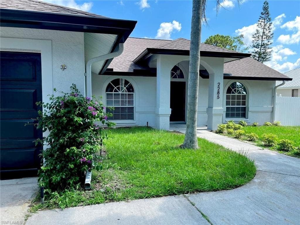 2285 River Reach Dr, Naples, FL 34104-6