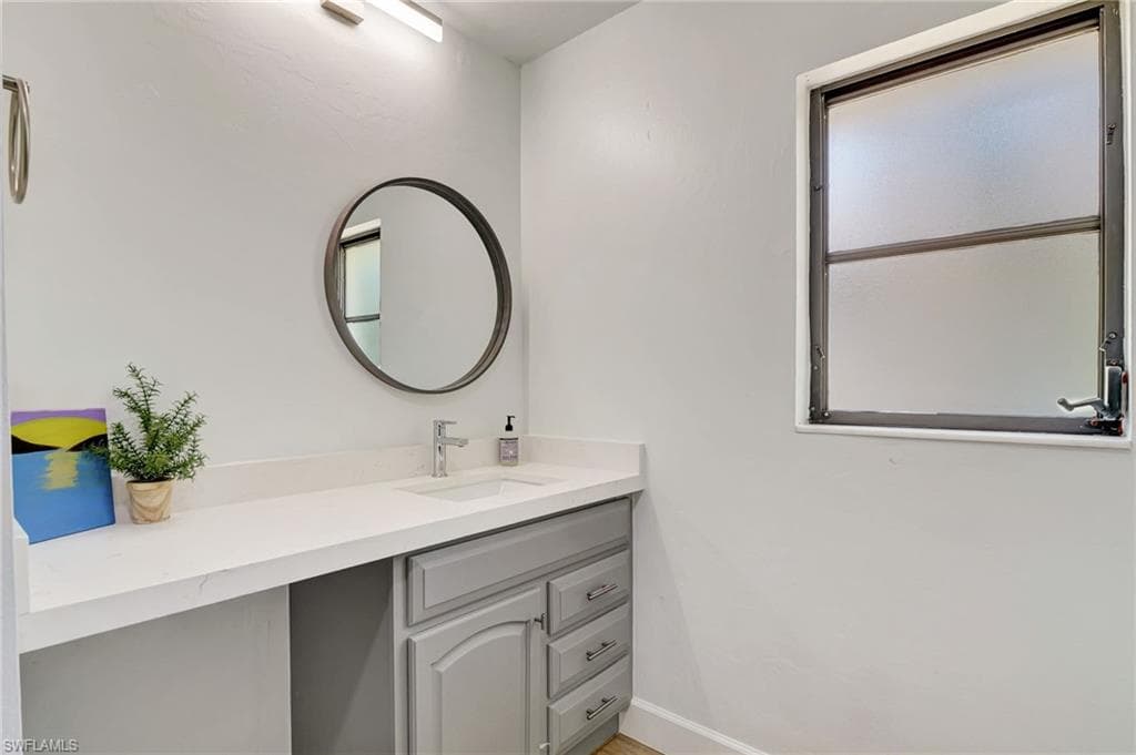 2226 19th Pl, Cape Coral, FL 33990-30
