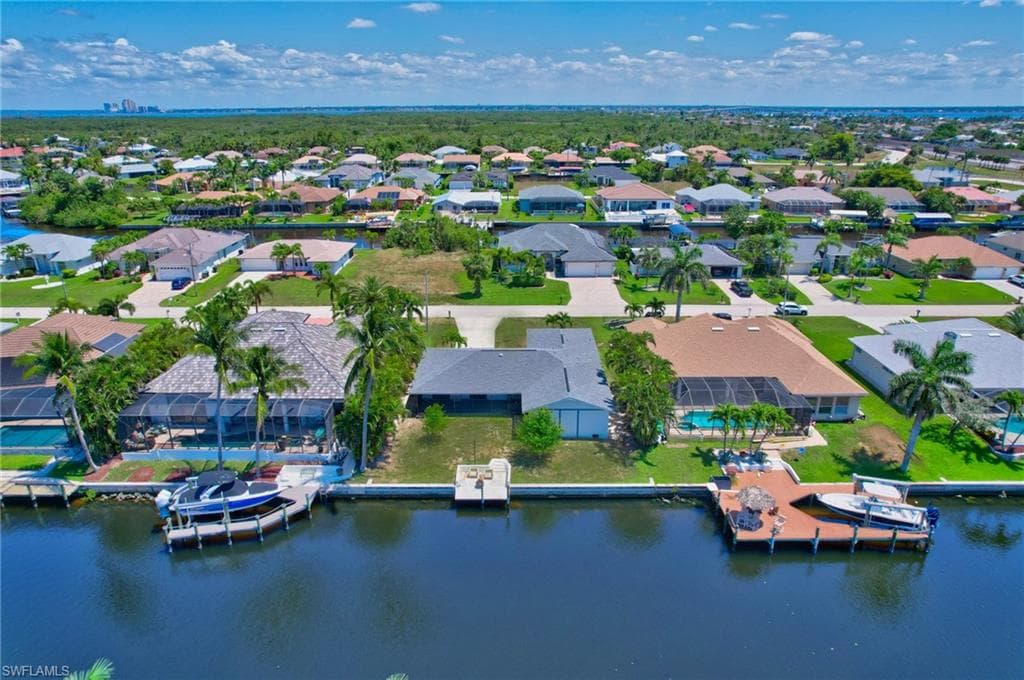 2226 19th Pl, Cape Coral, FL 33990-3