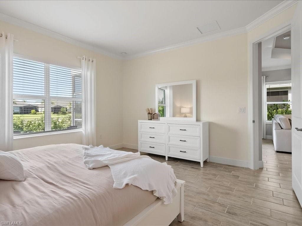 2138 Marquesa Cir, Naples, FL 34112-11