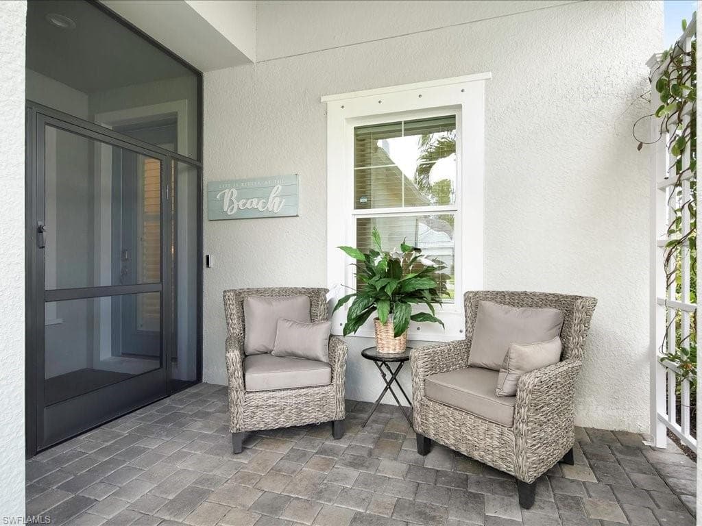2138 Marquesa Cir, Naples, FL 34112-3
