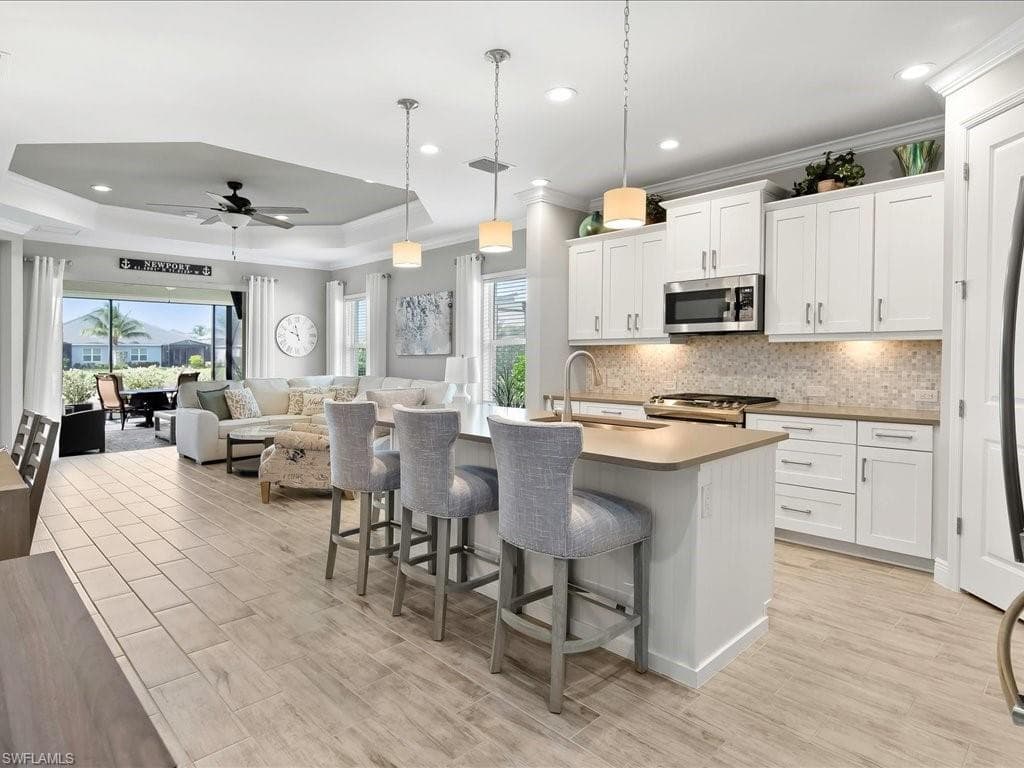 2138 Marquesa Cir, Naples, FL 34112-6