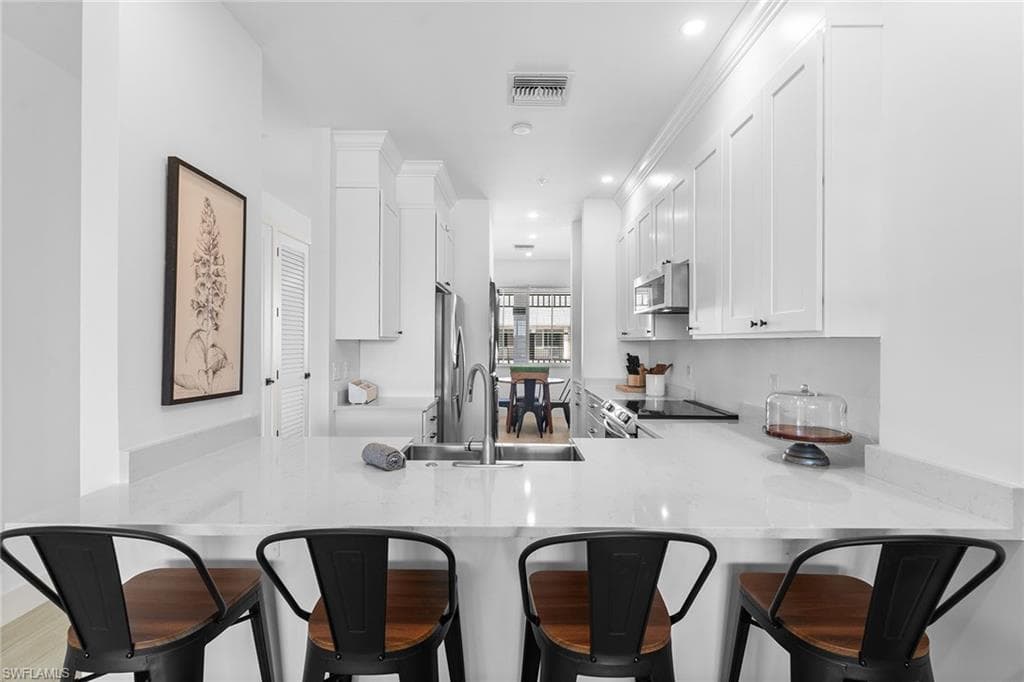 7915 Mahogany Run Ln 1126, Naples, FL 34113-9