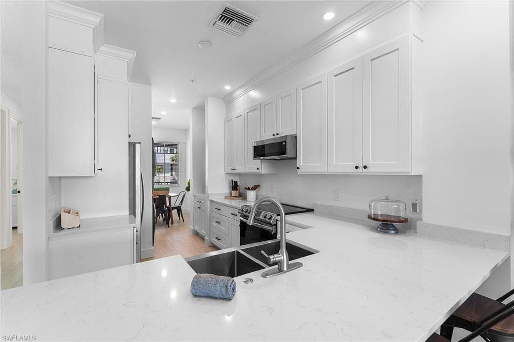 7915 Mahogany Run Ln 1126, Naples, FL 34113-7
