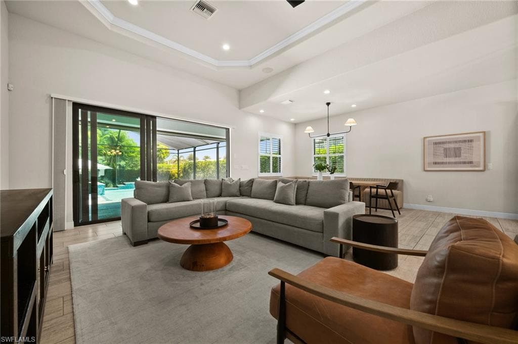 10030 Florence Cir, Naples, FL 34119-16