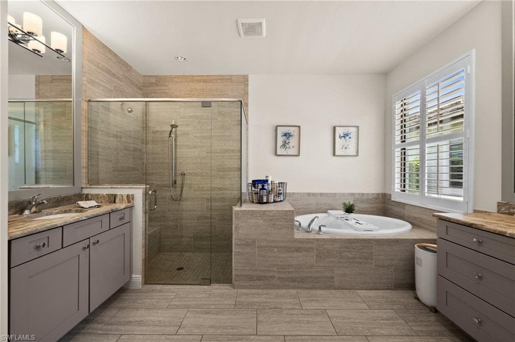 10030 Florence Cir, Naples, FL 34119-24