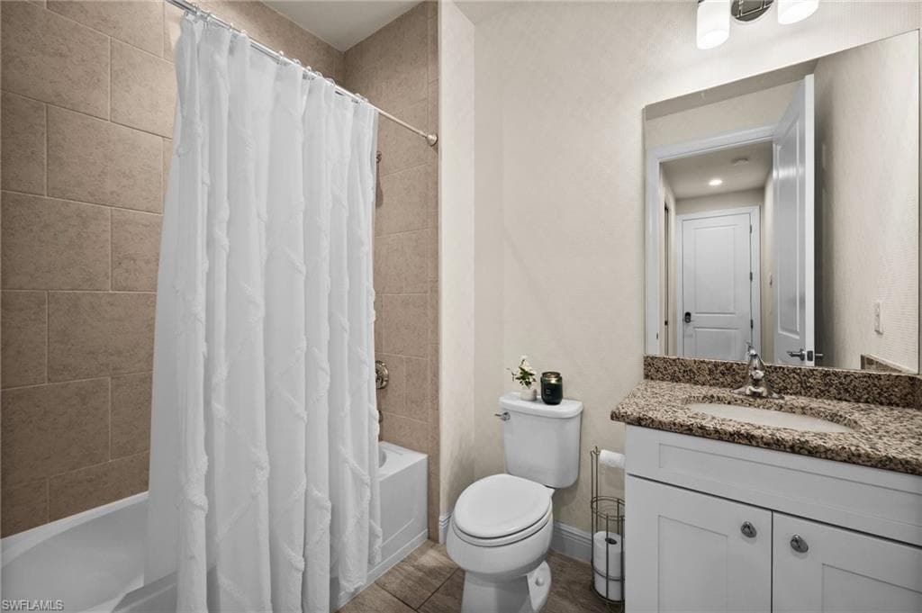 10030 Florence Cir, Naples, FL 34119-28