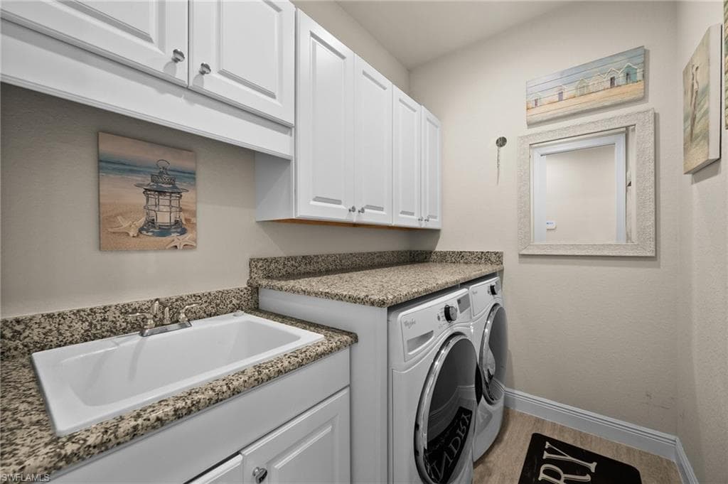 10030 Florence Cir, Naples, FL 34119-33