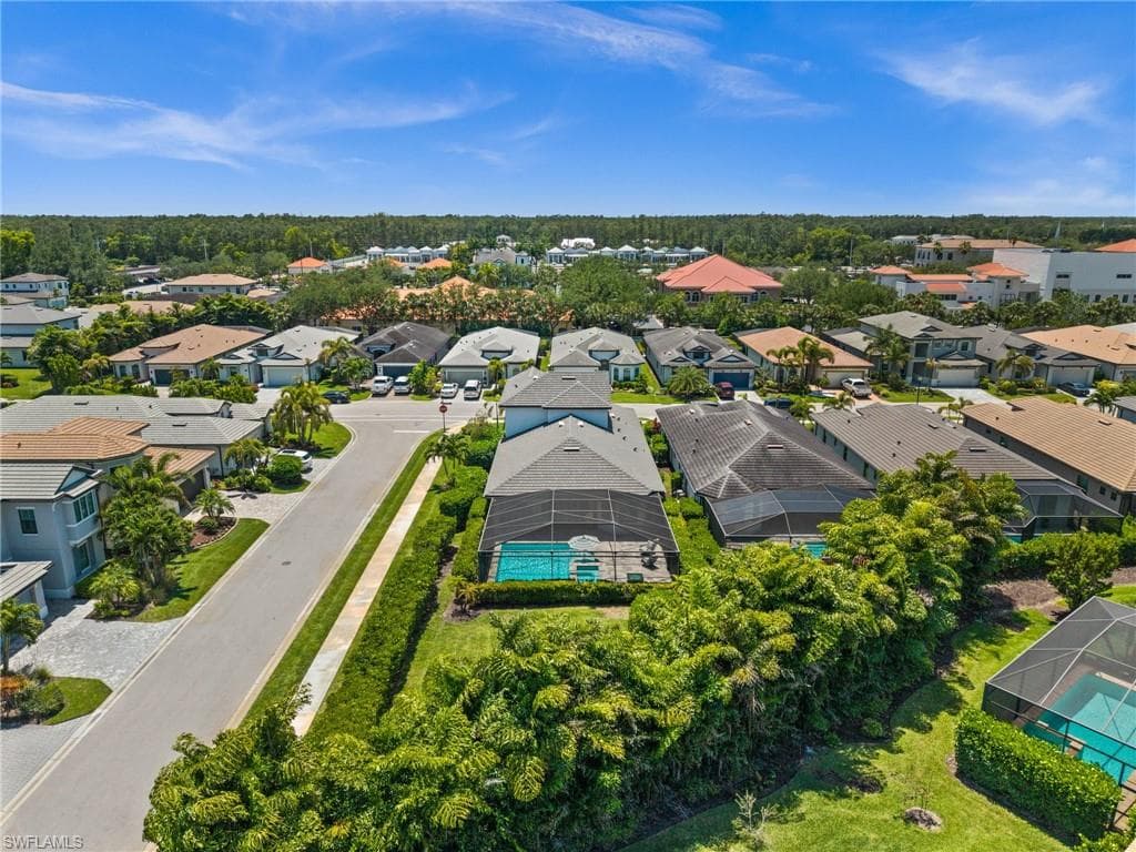 10030 Florence Cir, Naples, FL 34119-4